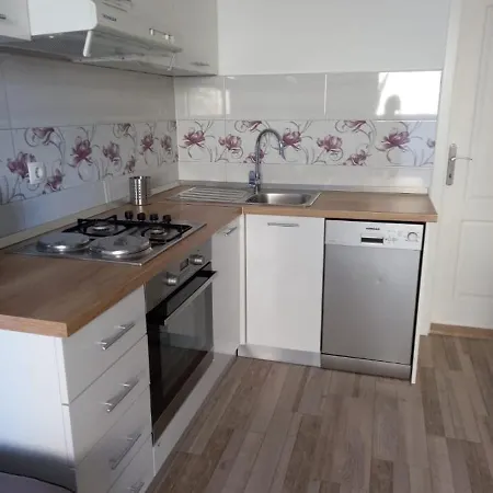 Rosanda Apartament *